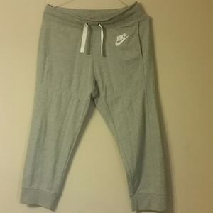 Nike joggers no elastic in the legs